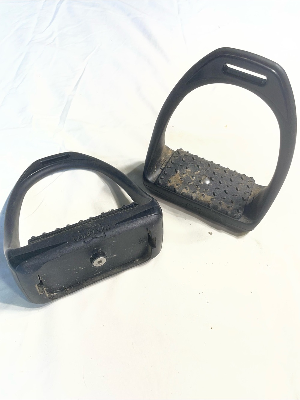 Compositi Wide Stirrups